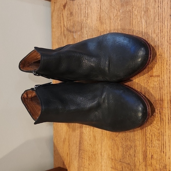 SAM Edelman Black Chelsea leather bootie - Picture 2 of 13